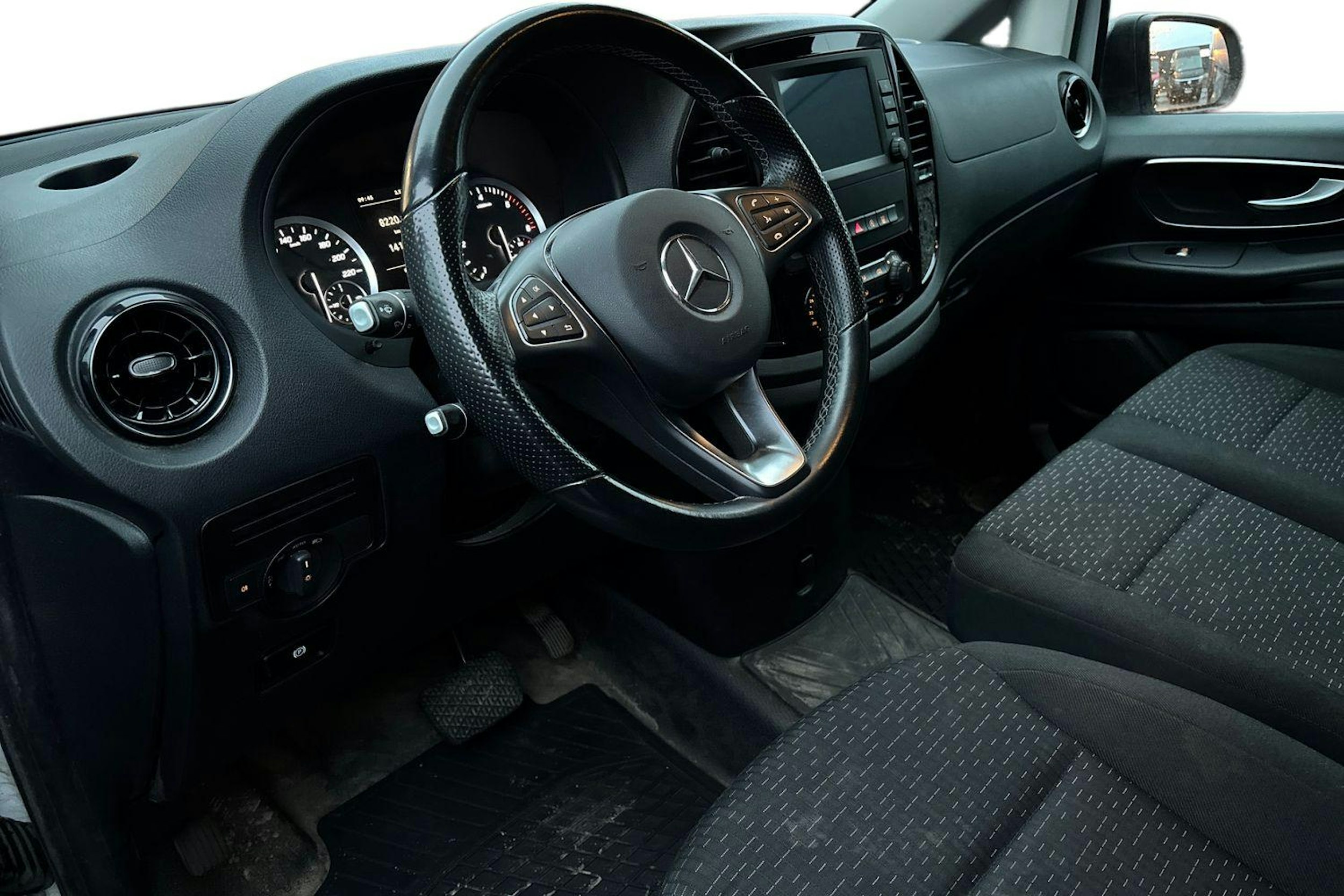 valkoinen Mercedes-Benz Vito 2022 kuva 3.