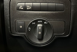 valkoinen Mercedes-Benz Vito 2022 kuva 15.