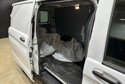valkoinen Mercedes-Benz Vito 2022 kuva 27.