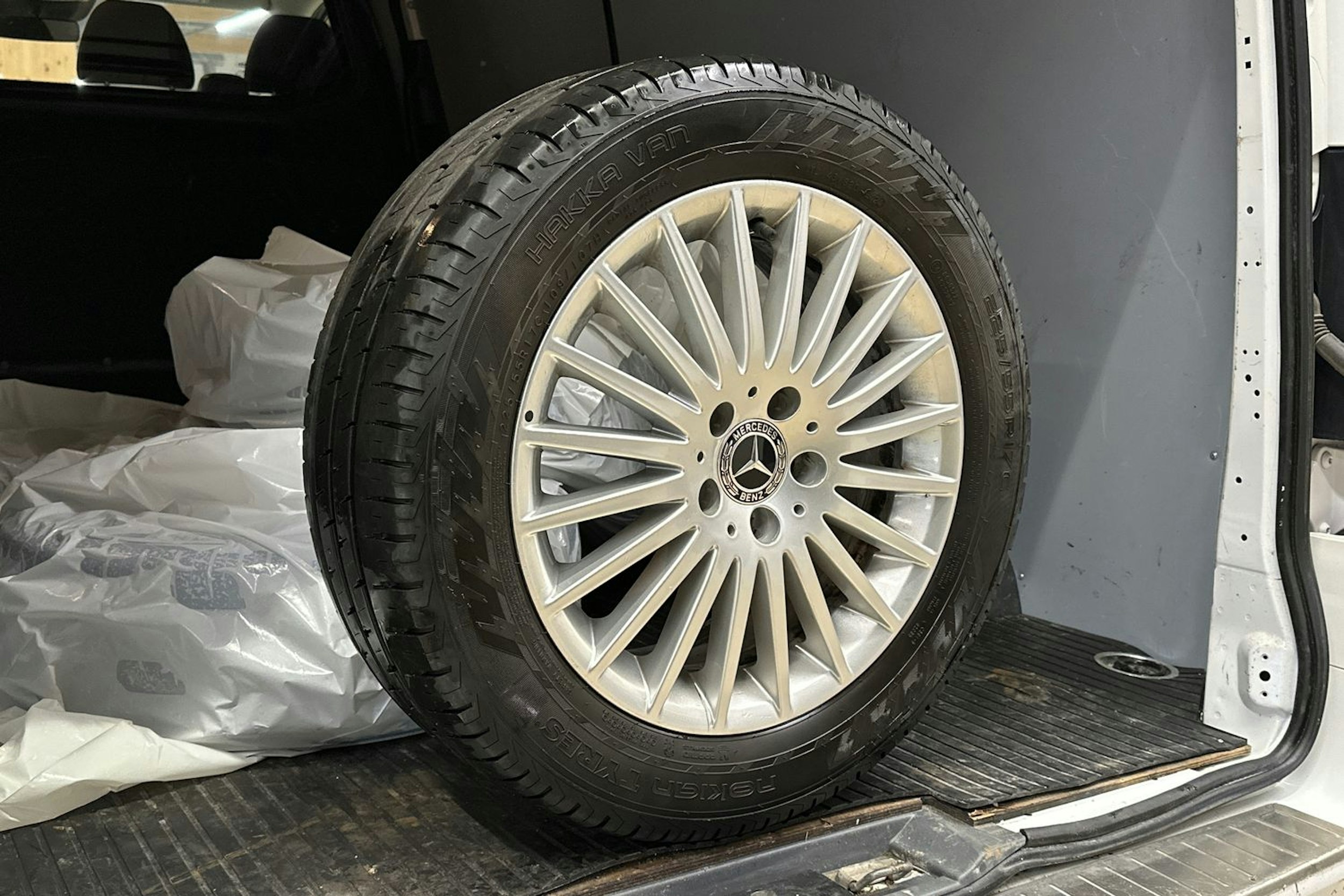 valkoinen Mercedes-Benz Vito 2022 kuva 30.