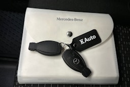 valkoinen Mercedes-Benz Vito 2022 kuva 35.