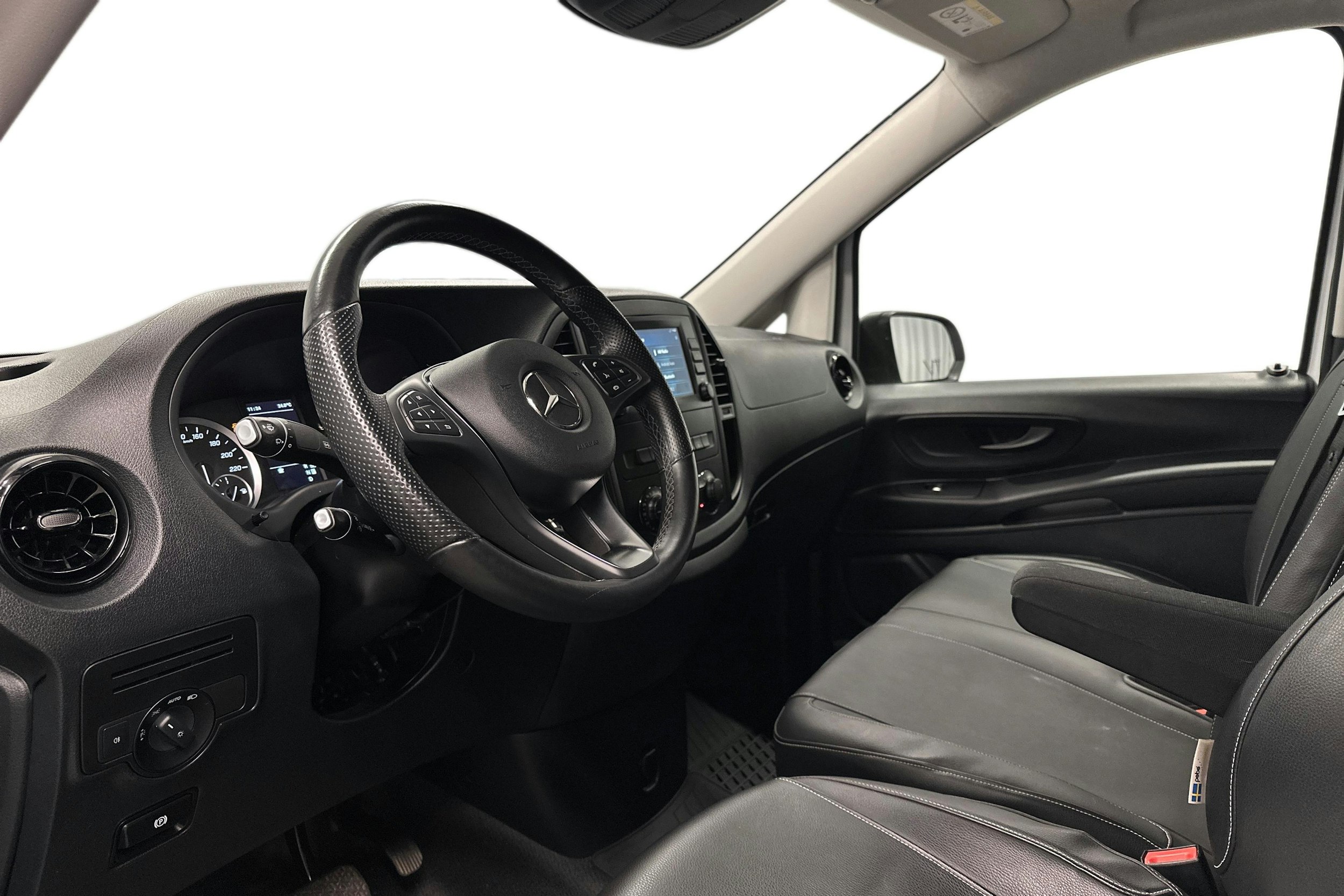 valkoinen Mercedes-Benz Vito 2022 kuva 6.