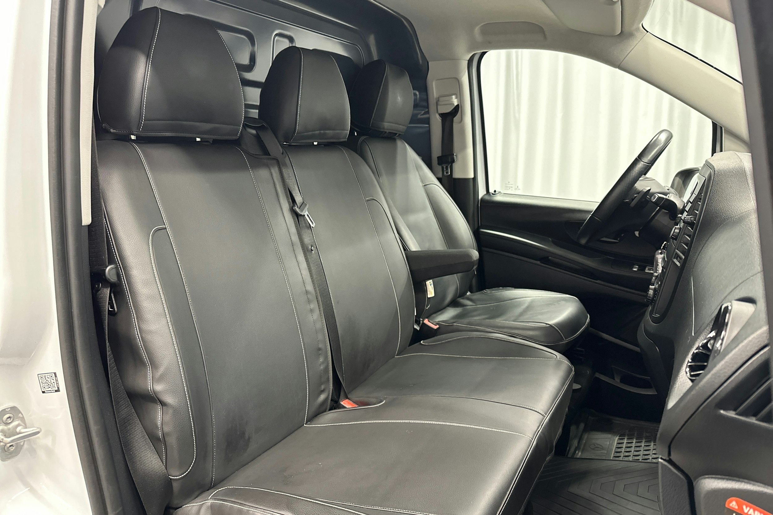valkoinen Mercedes-Benz Vito 2022 kuva 13.