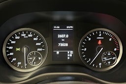 valkoinen Mercedes-Benz Vito 2022 kuva 19.