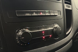 valkoinen Mercedes-Benz Vito 2022 kuva 24.