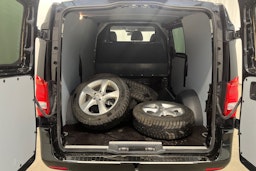 musta Mercedes-Benz Vito 2022 kuva 14.