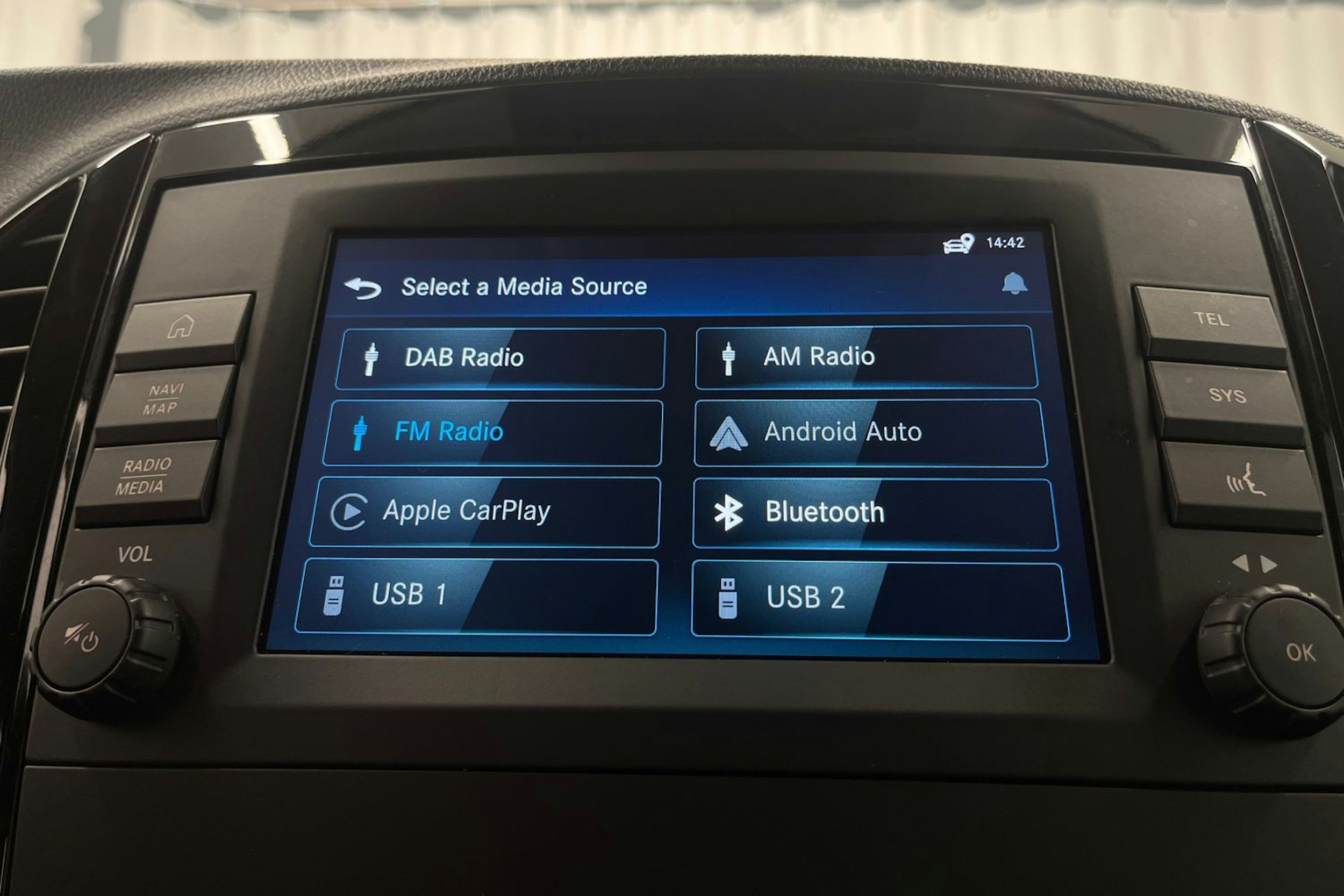 musta Mercedes-Benz Vito 2022 kuva 24.