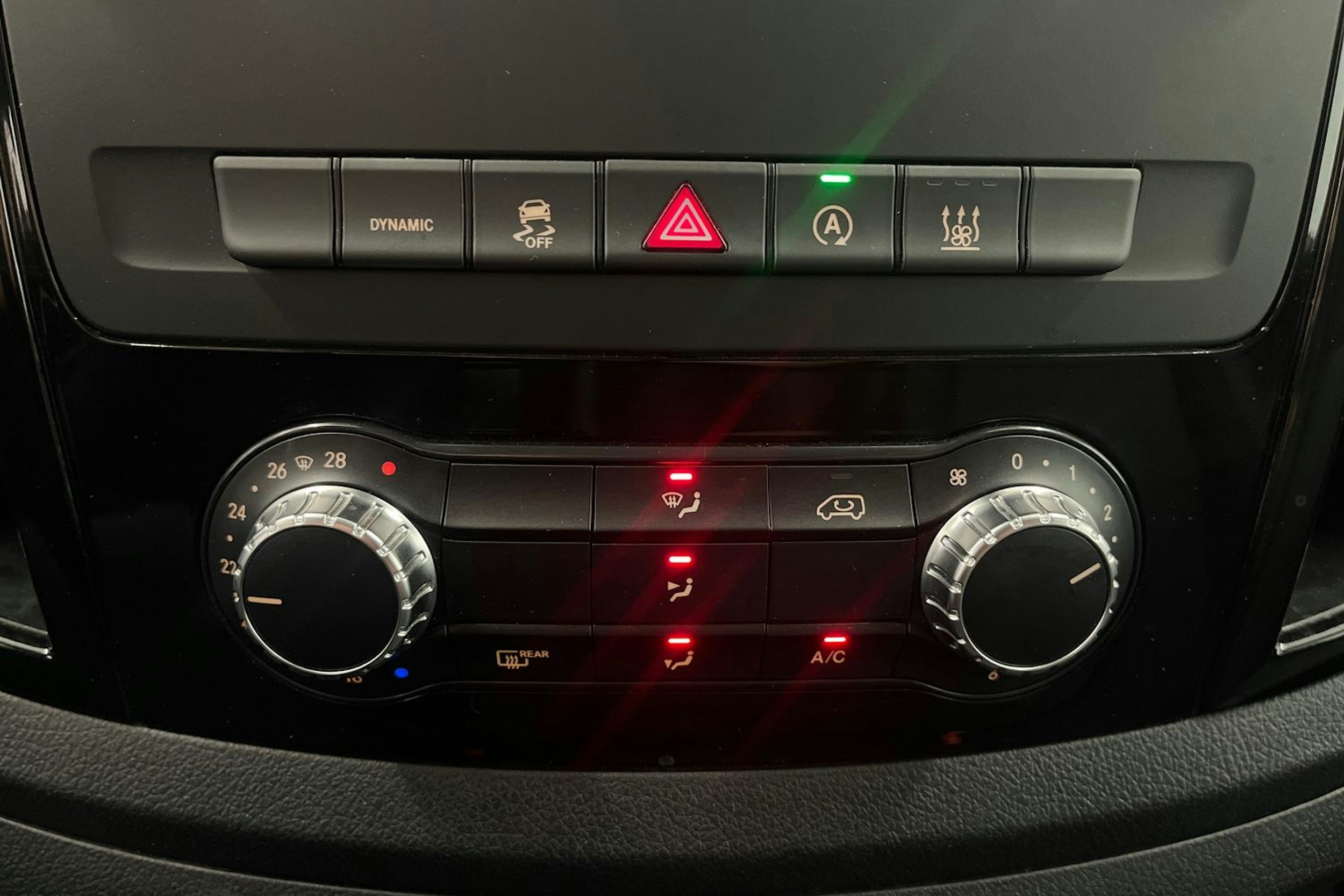 musta Mercedes-Benz Vito 2022 kuva 27.