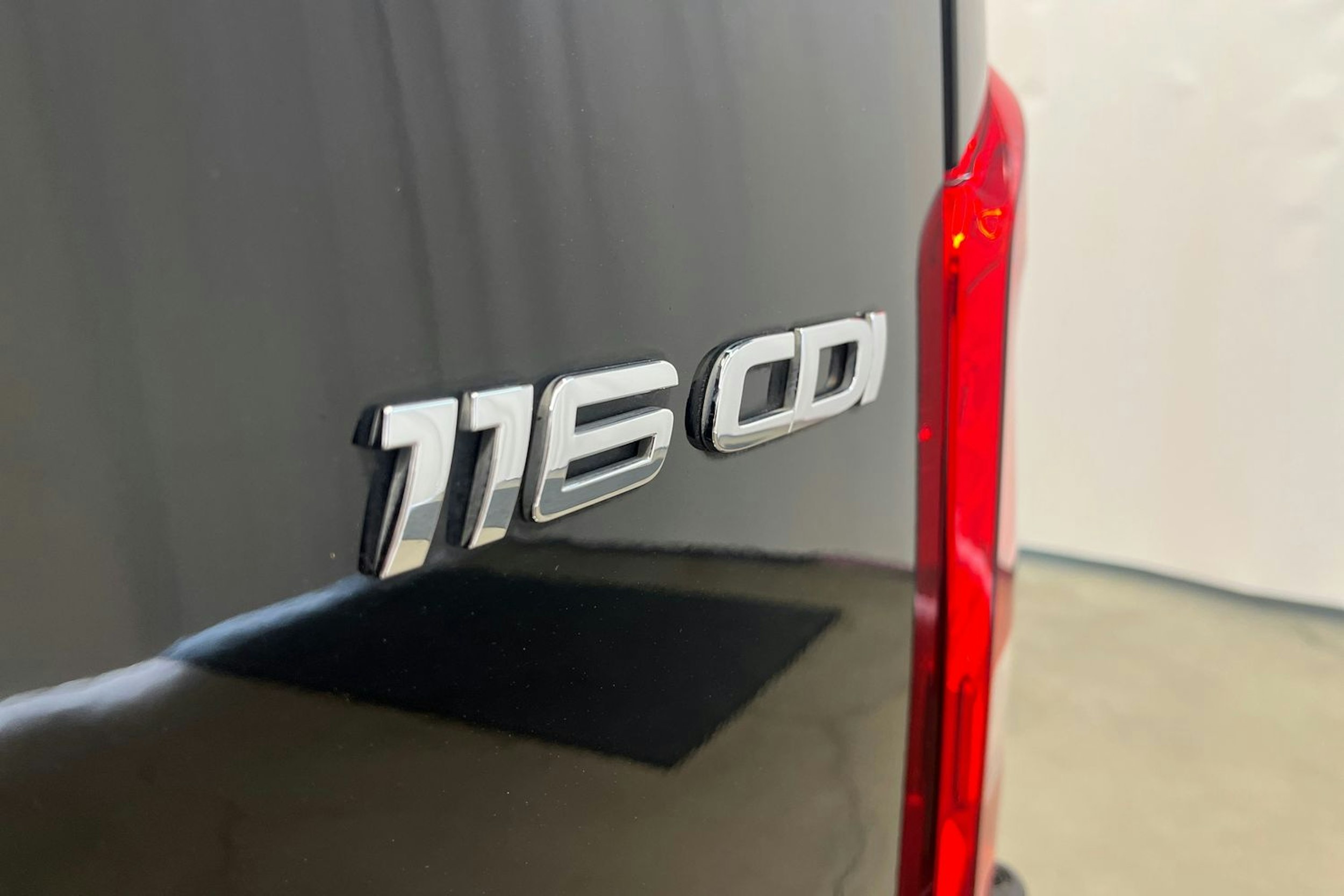 musta Mercedes-Benz Vito 2022 kuva 31.