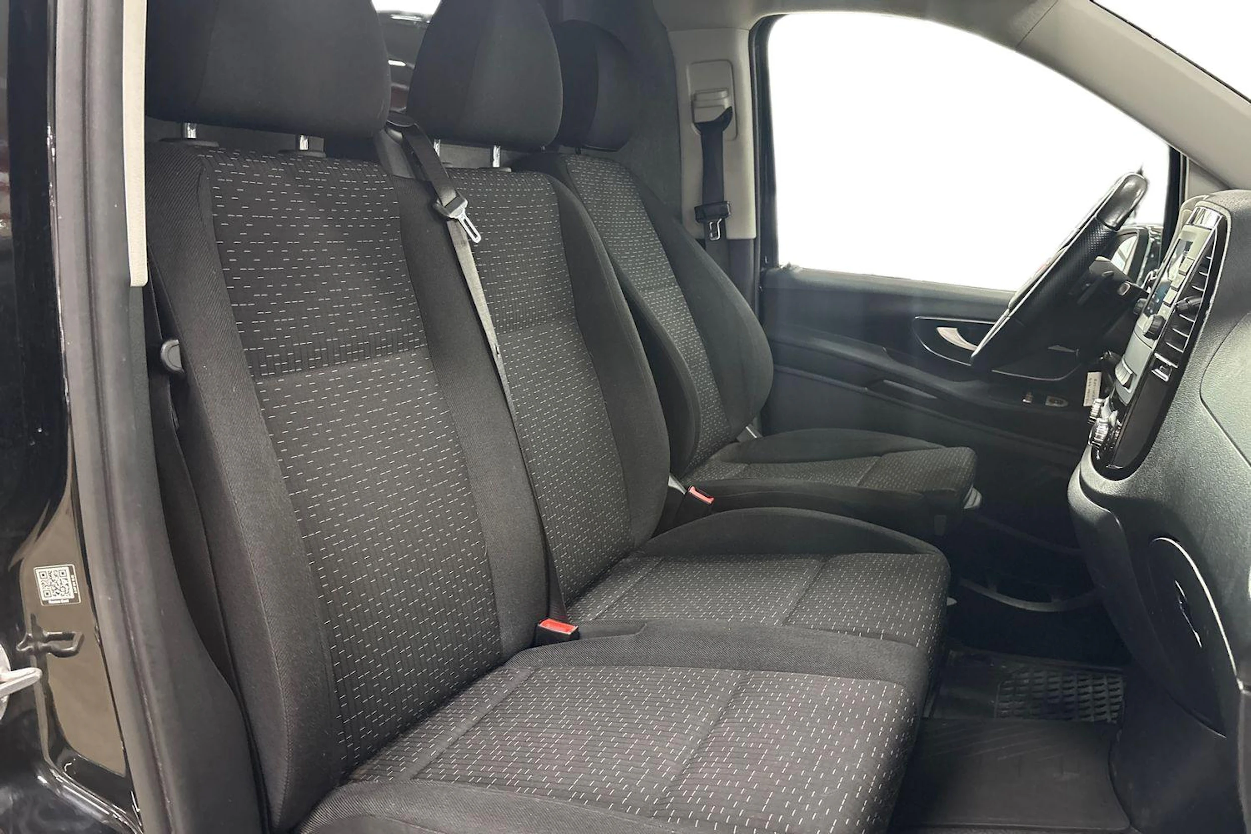 Musta Mercedes-Benz VITO 2022 kuva 11.