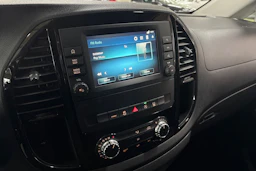 Musta Mercedes-Benz VITO 2022 kuva 18.