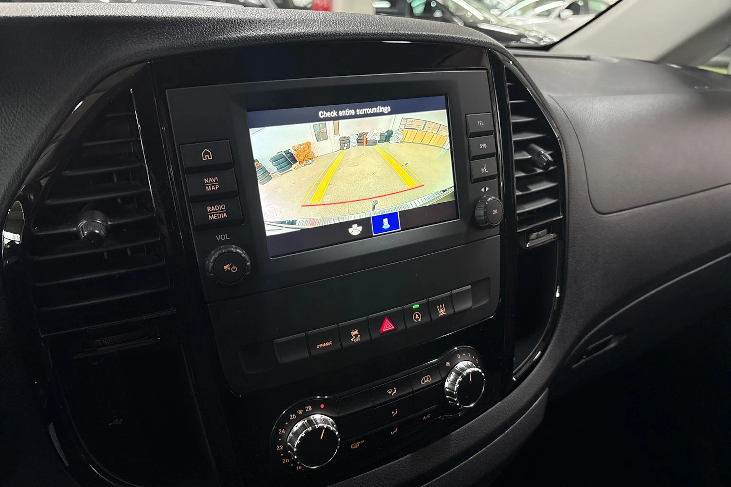 Musta Mercedes-Benz VITO 2022 kuva 19.