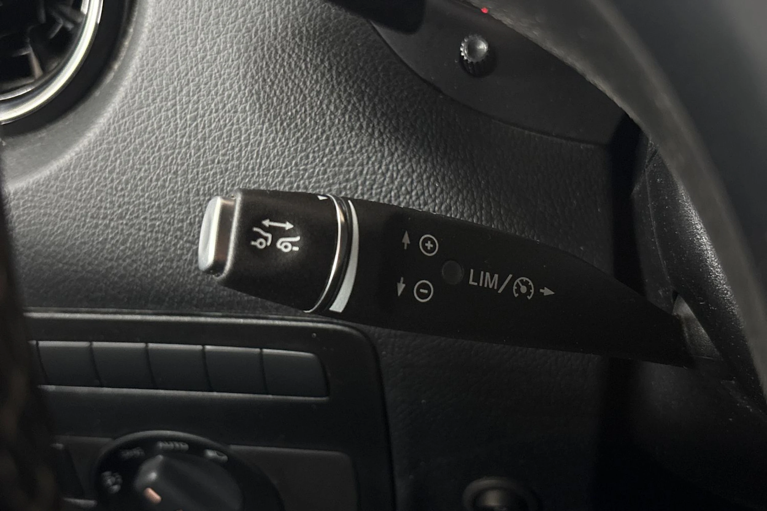 Musta Mercedes-Benz VITO 2022 kuva 21.