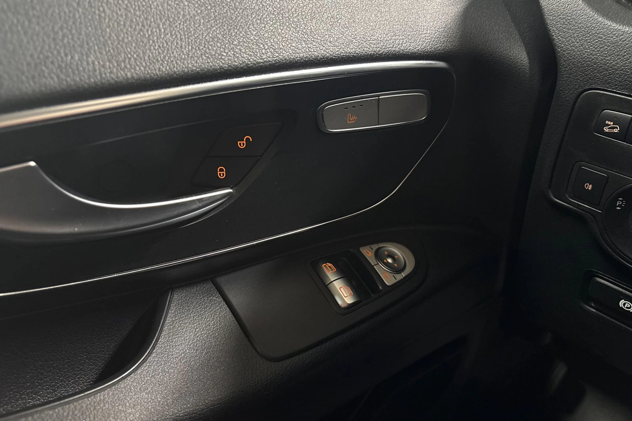 Musta Mercedes-Benz VITO 2022 kuva 23.