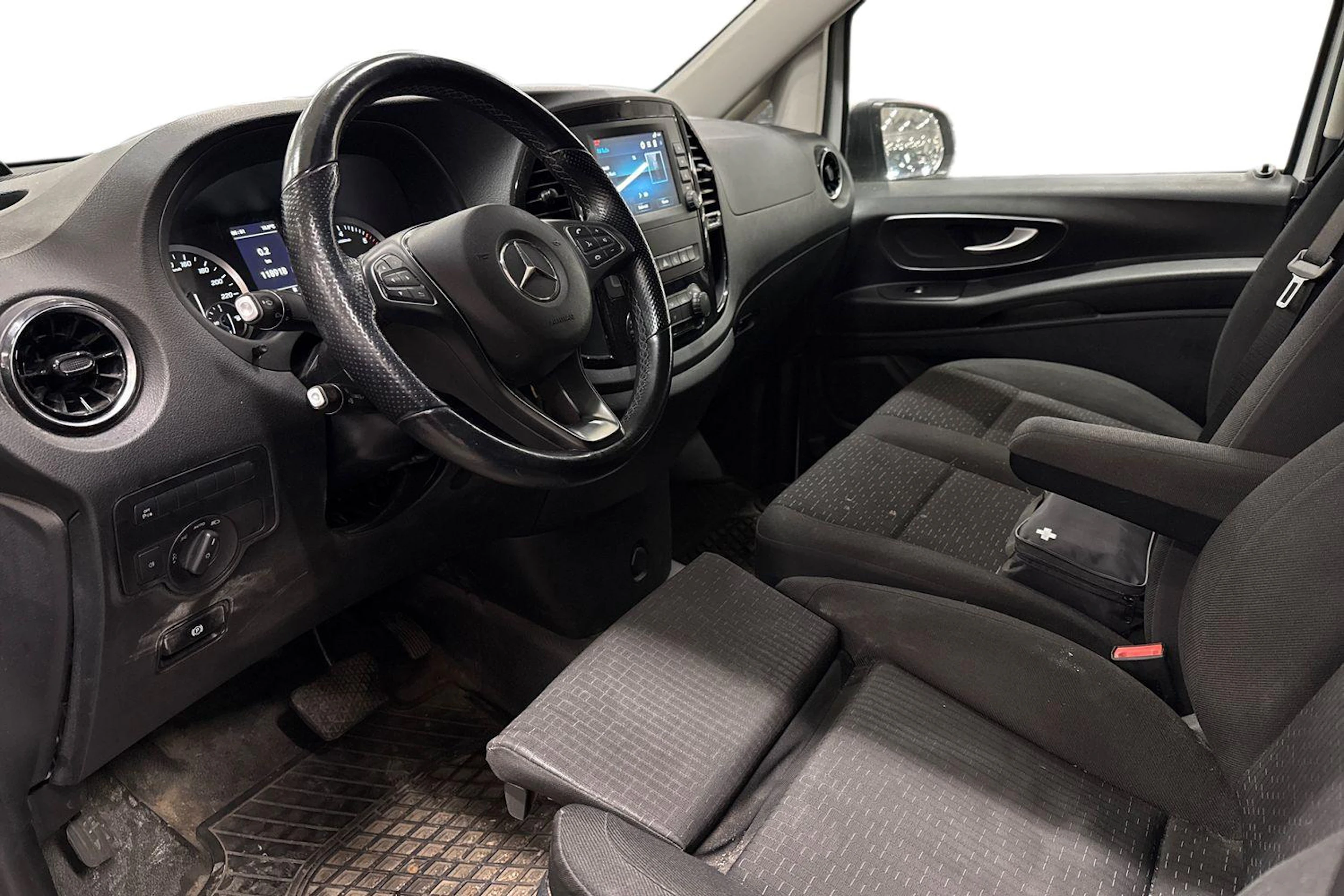 valkoinen Mercedes-Benz Vito 2022 kuva 3.