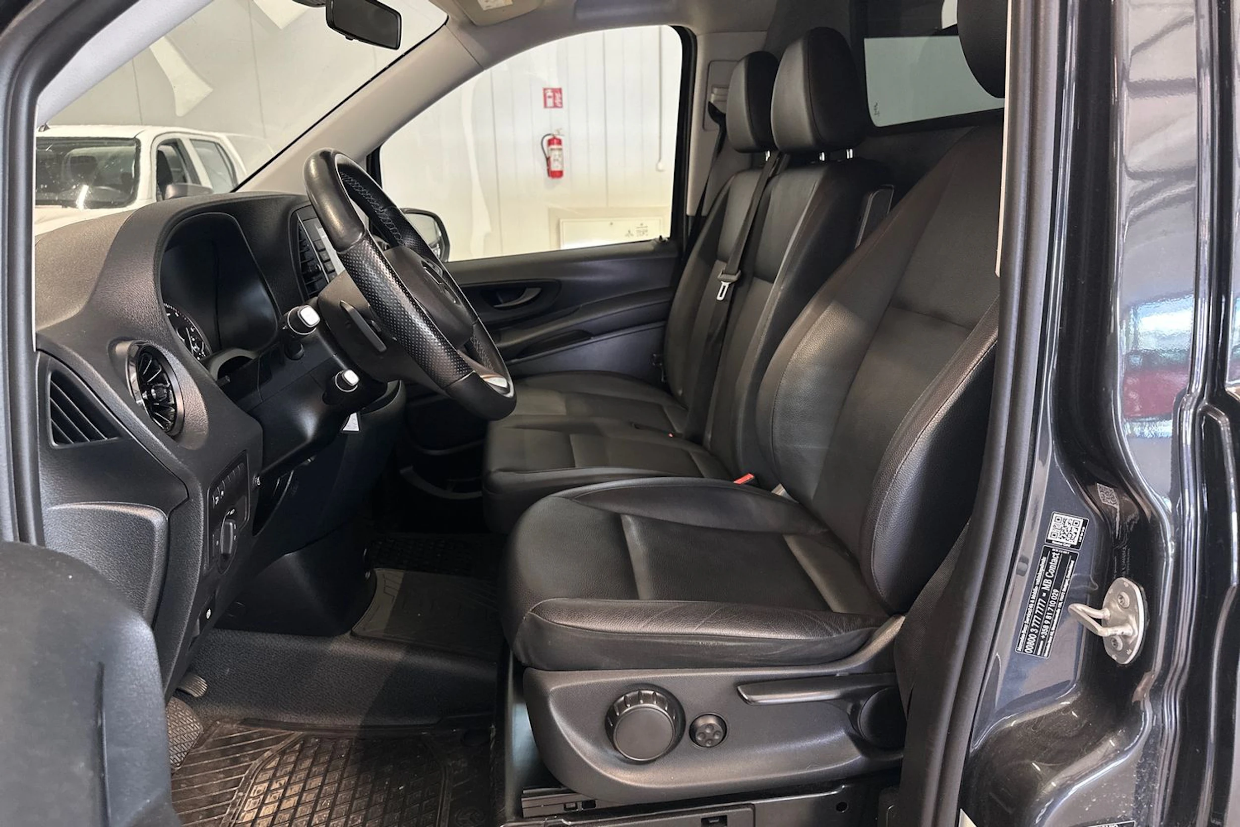 harmaa Mercedes-Benz Vito 2022 kuva 4.