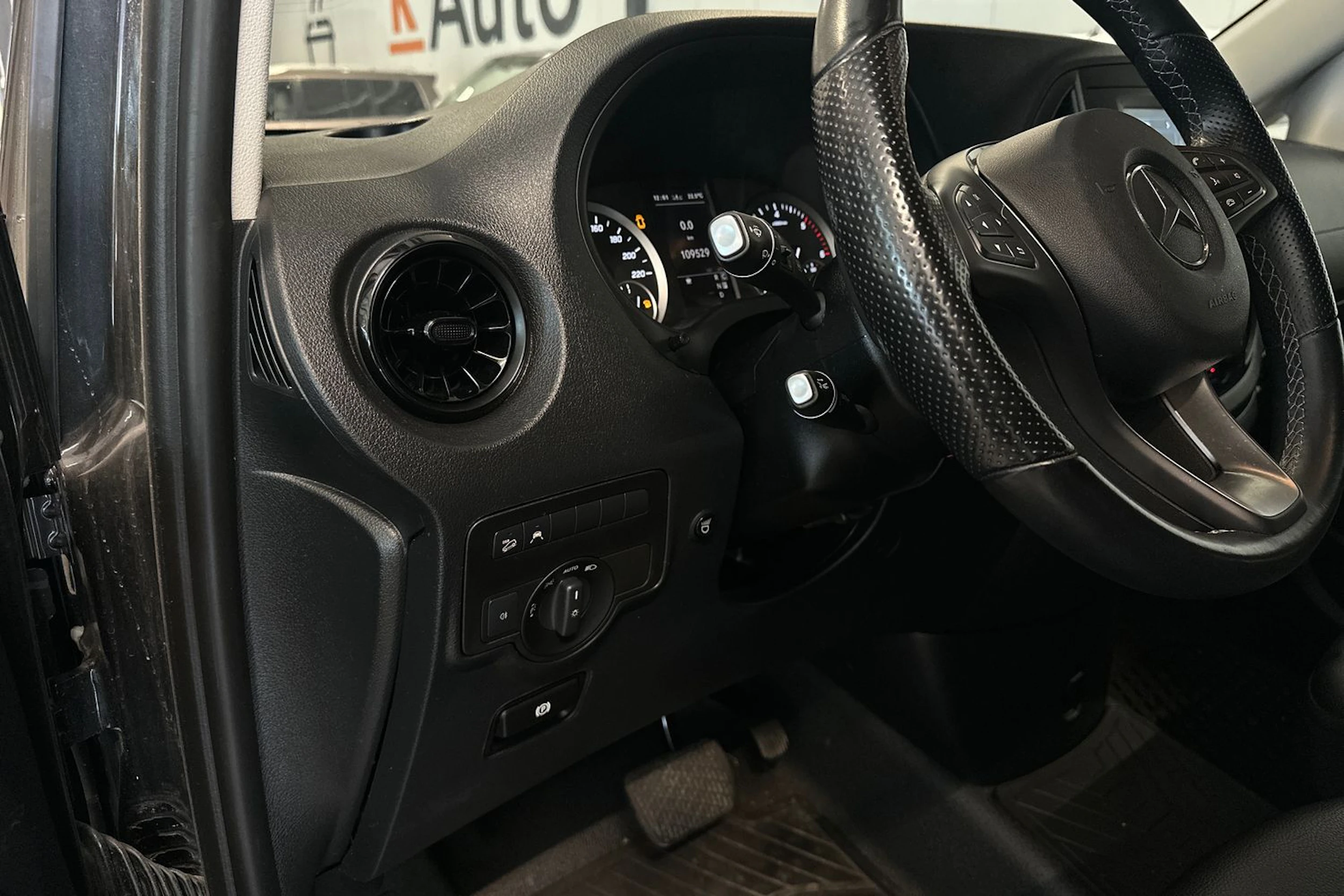 harmaa Mercedes-Benz Vito 2022 kuva 5.