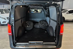 harmaa Mercedes-Benz Vito 2022 kuva 7.
