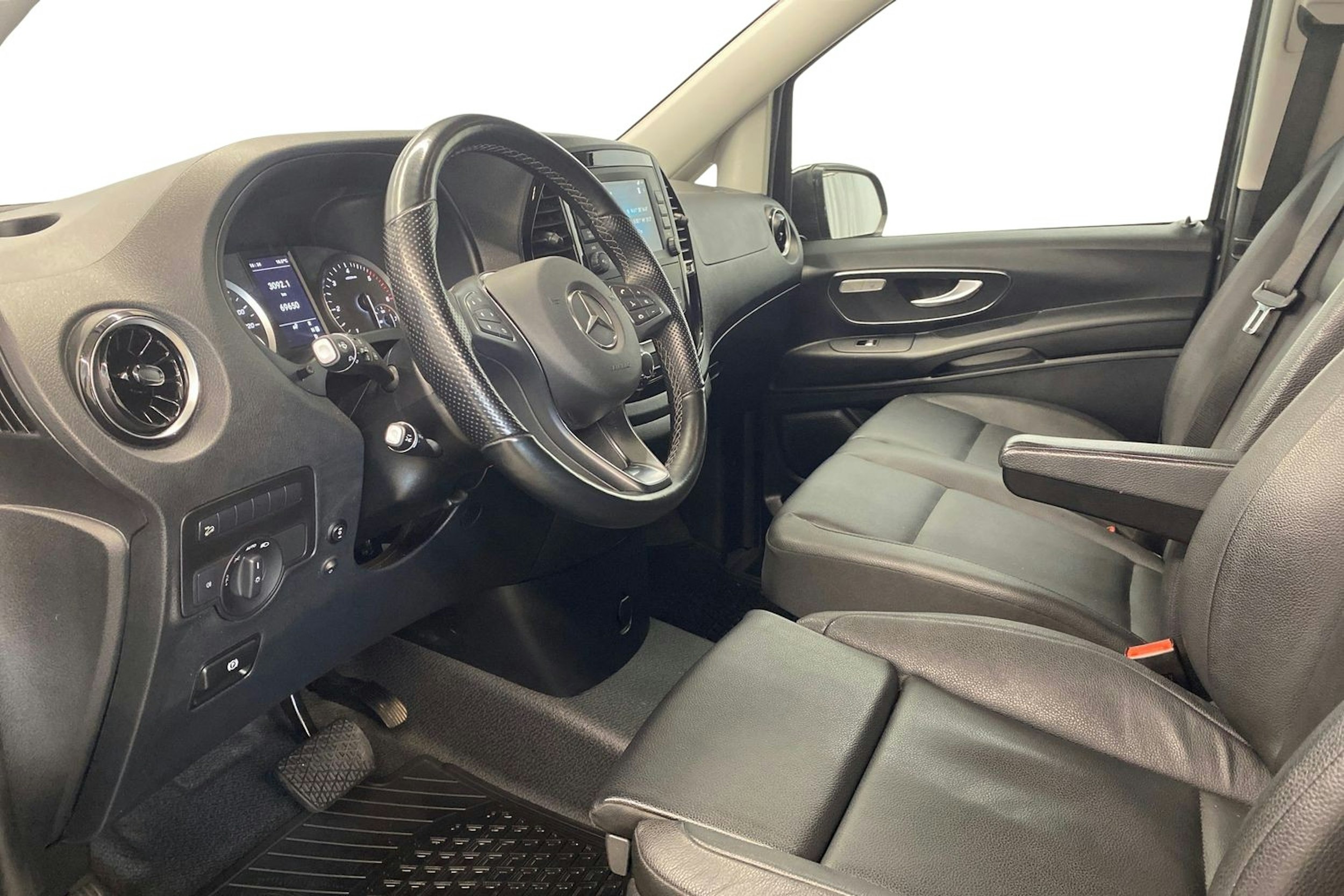 harmaa Mercedes-Benz Vito 2022 kuva 7.