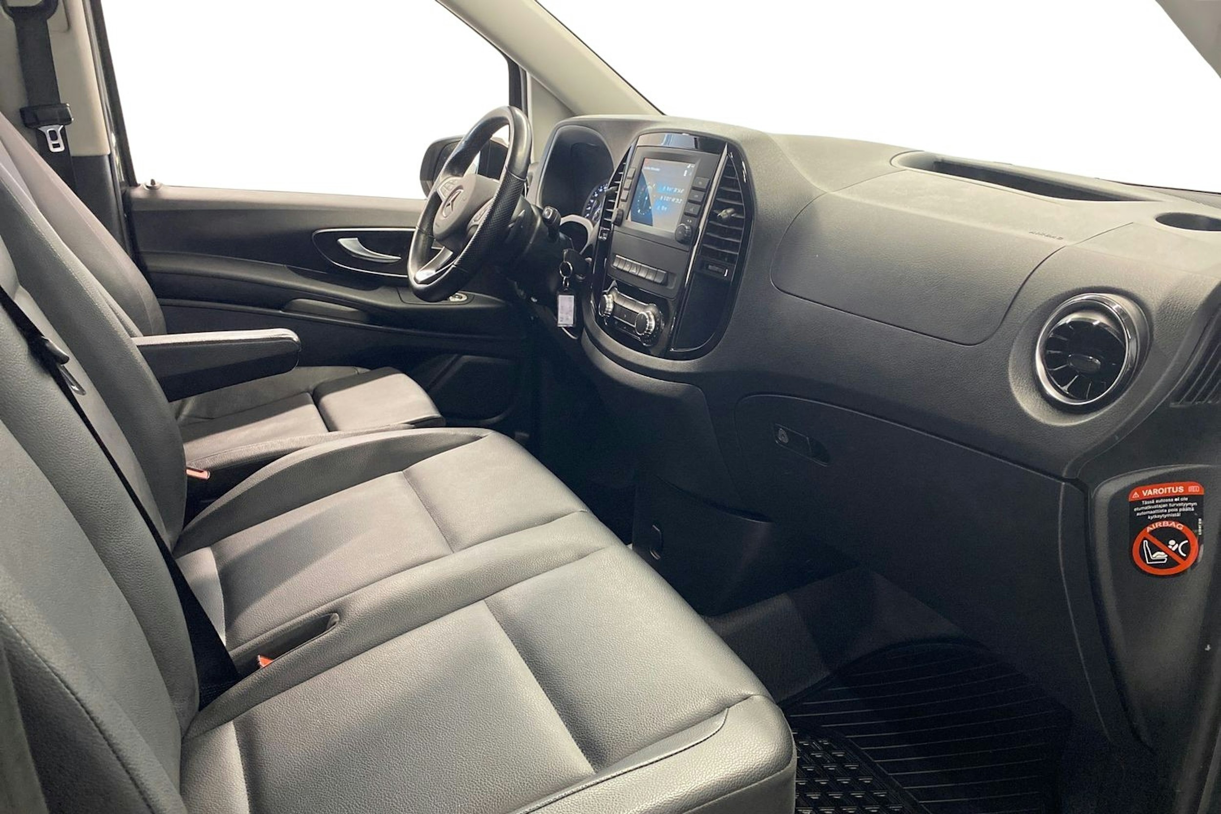 harmaa Mercedes-Benz Vito 2022 kuva 9.