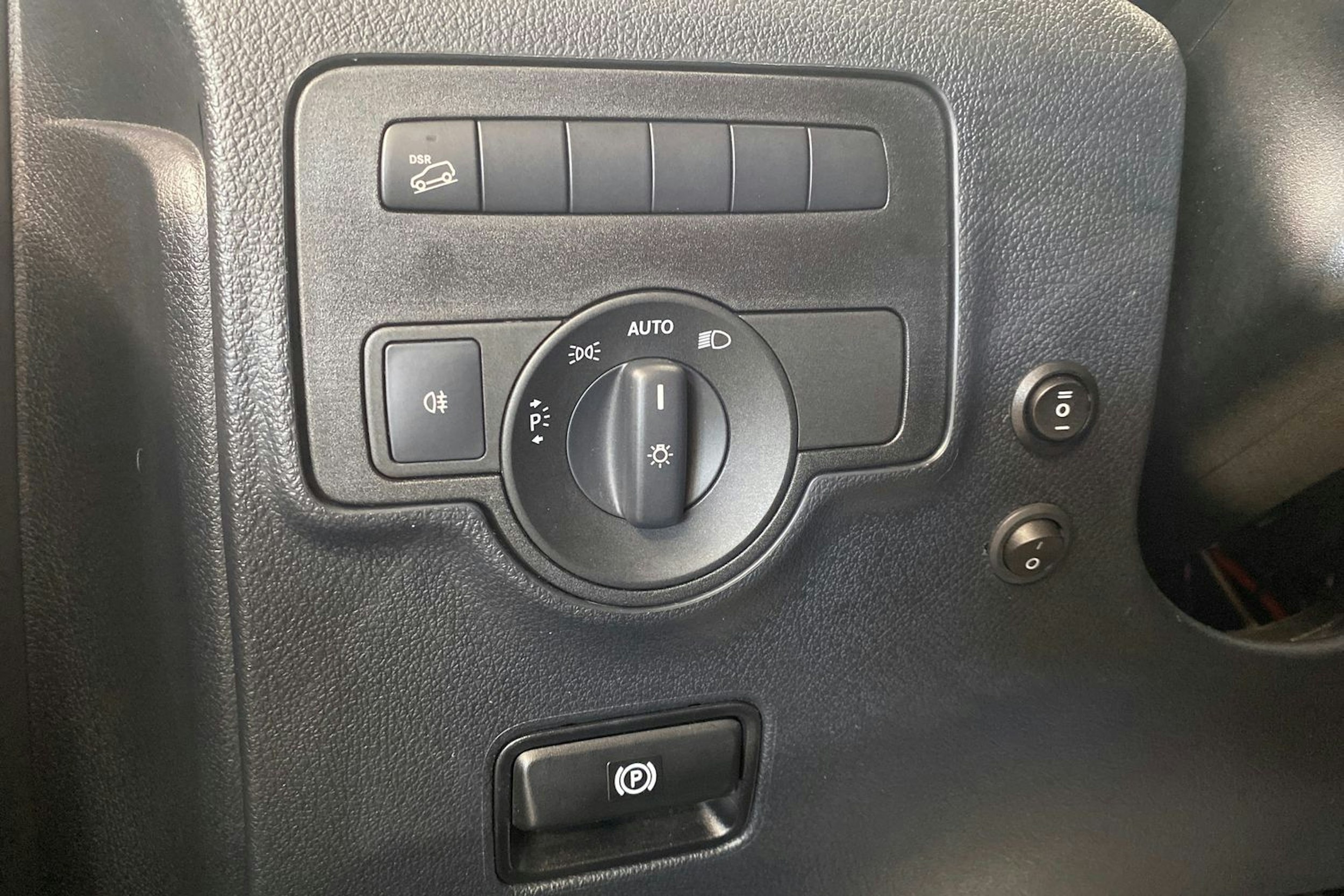 harmaa Mercedes-Benz Vito 2022 kuva 23.