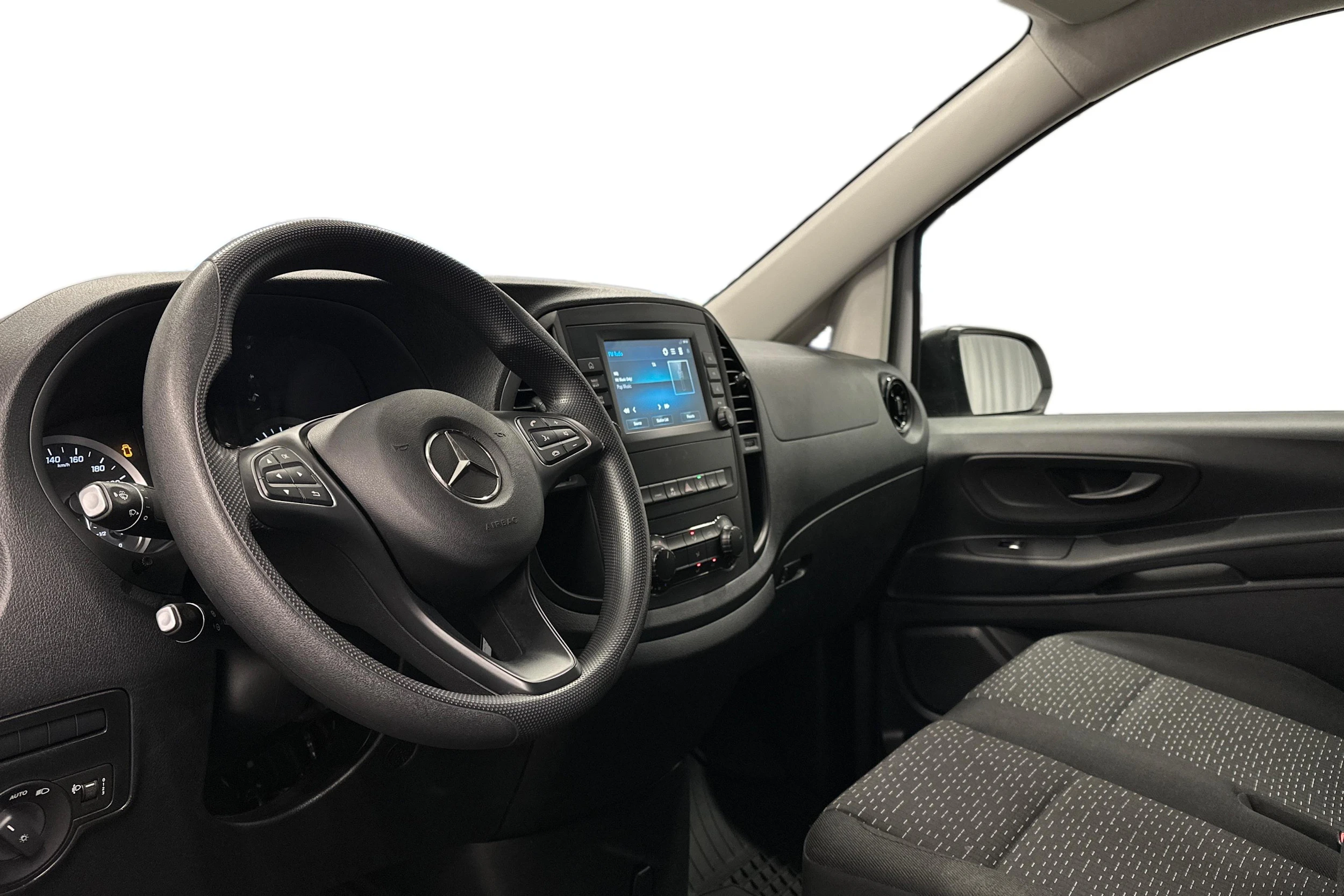 valkoinen Mercedes-Benz Vito 2023 kuva 6.