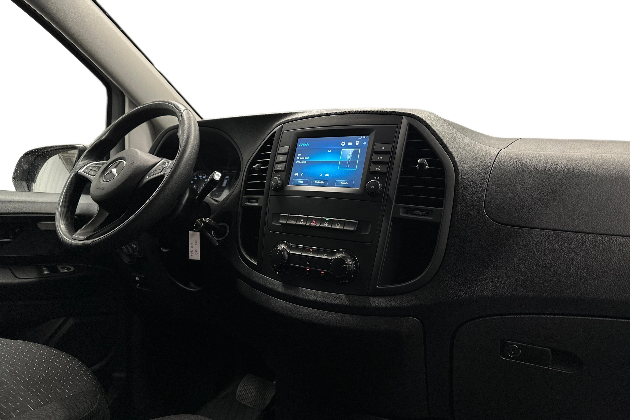 valkoinen Mercedes-Benz Vito 2023 kuva 7.