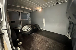 valkoinen Mercedes-Benz Vito 2023 kuva 12.