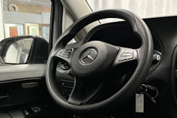 valkoinen Mercedes-Benz Vito 2023 kuva 13.