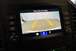 valkoinen Mercedes-Benz Vito 2023 kuva 19.