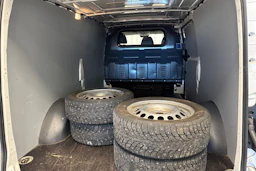 valkoinen Mercedes-Benz Vito 2023 kuva 26.