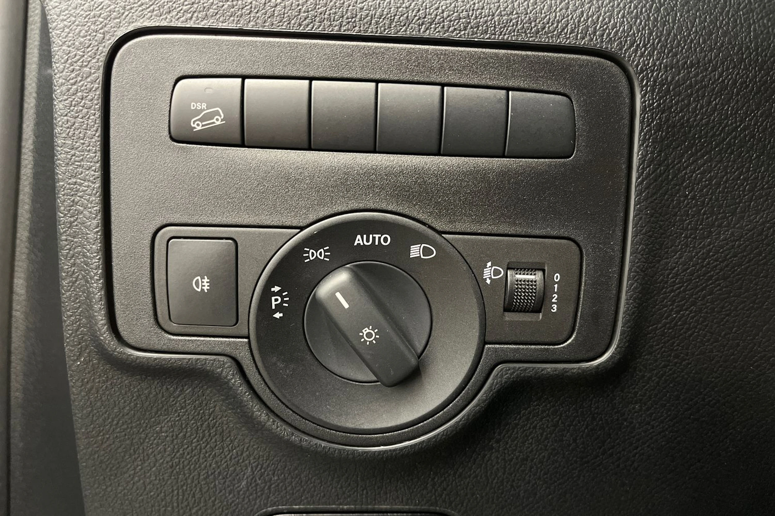 valkoinen Mercedes-Benz Vito 2023 kuva 23.
