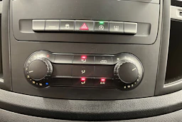 valkoinen Mercedes-Benz Vito 2023 kuva 25.