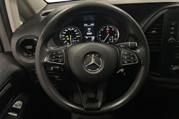 valkoinen Mercedes-Benz Vito 2023 kuva 9.