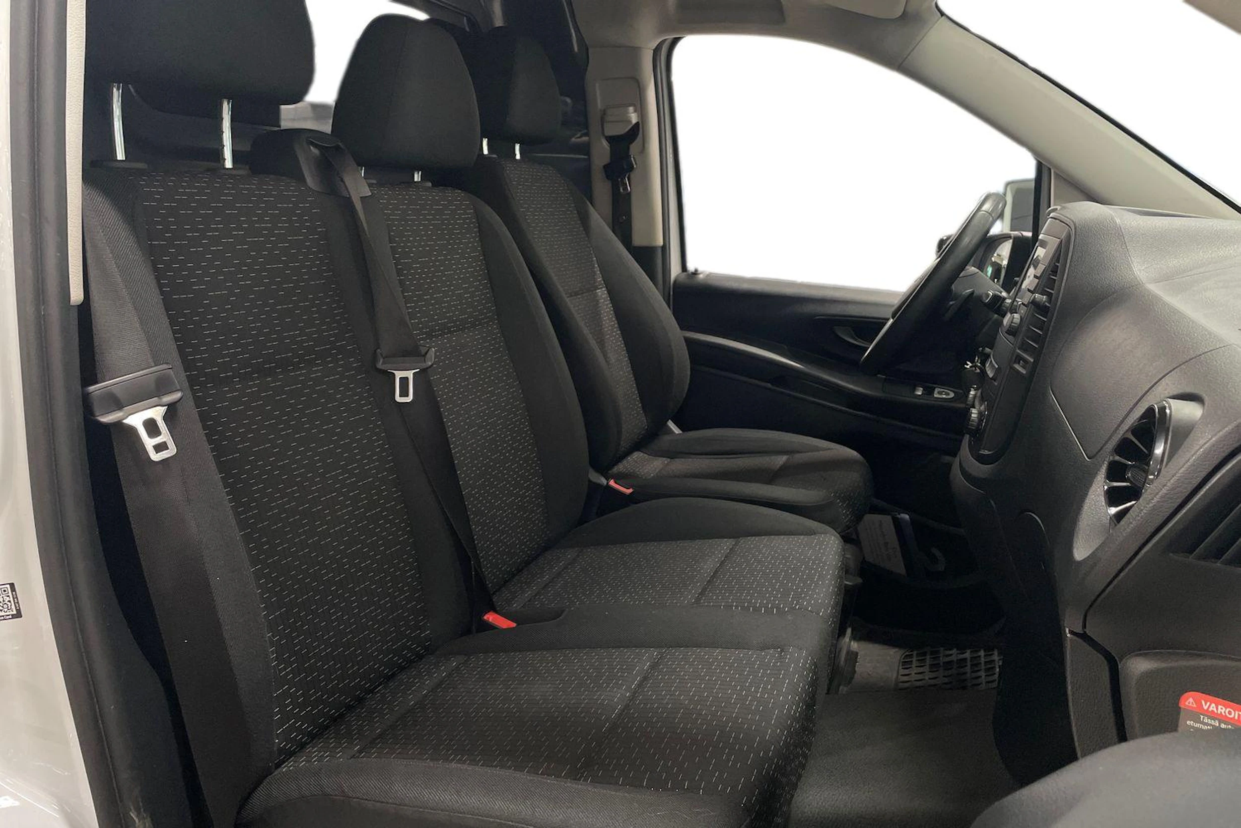 valkoinen Mercedes-Benz Vito 2023 kuva 11.