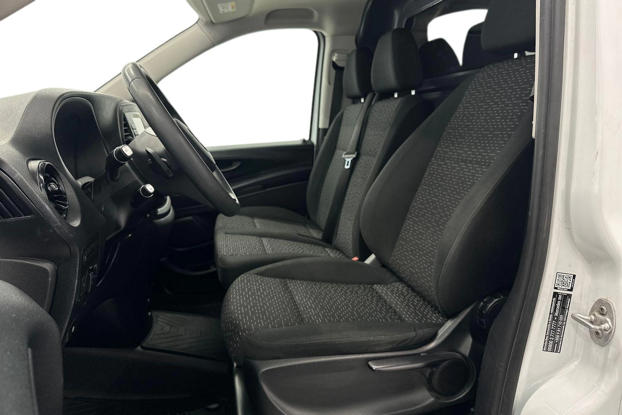 valkoinen Mercedes-Benz Vito 2023 kuva 8.