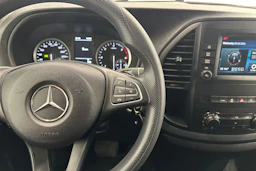 valkoinen Mercedes-Benz Vito 2023 kuva 12.