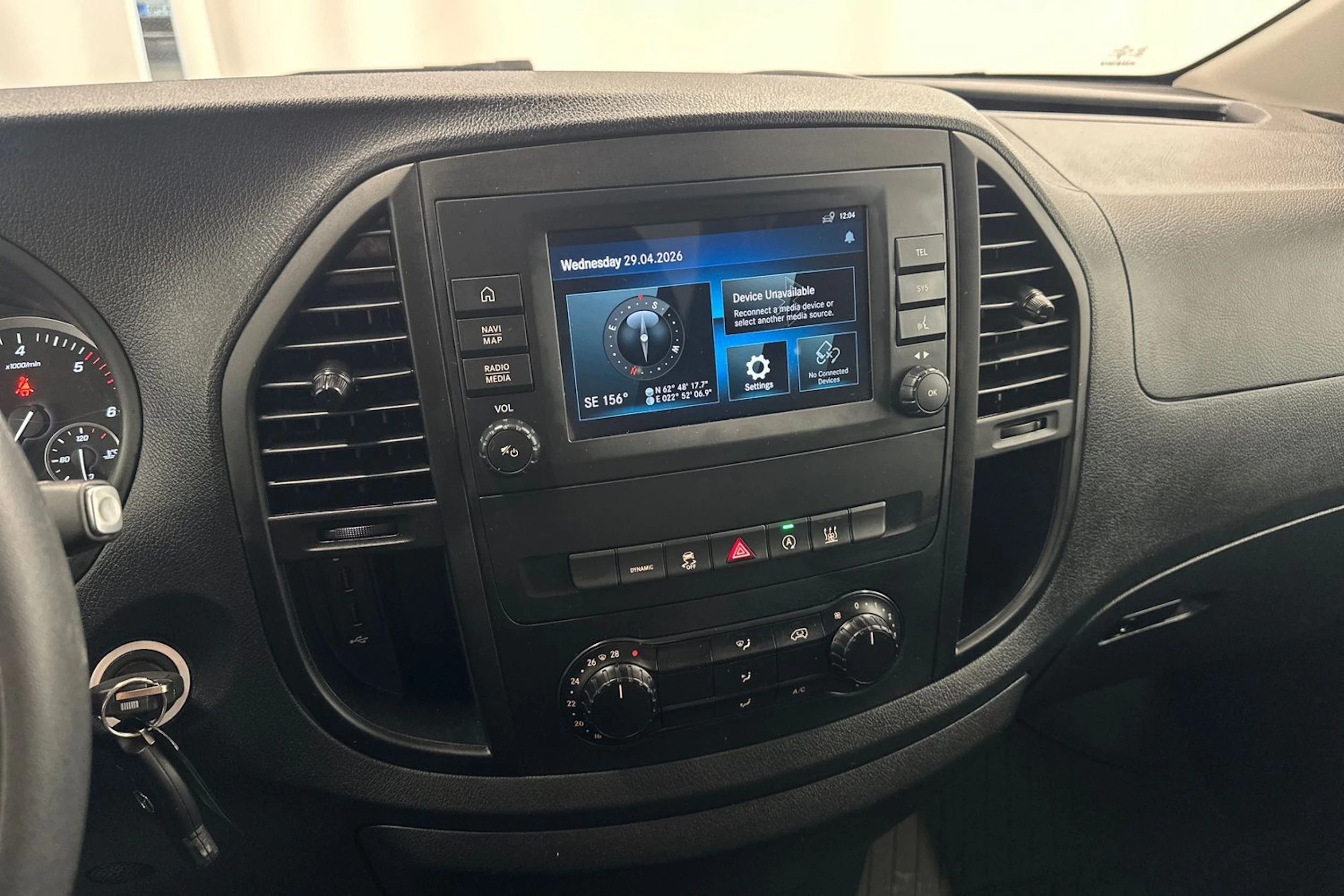 valkoinen Mercedes-Benz Vito 2023 kuva 15.