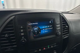 valkoinen Mercedes-Benz Vito 2023 kuva 17.