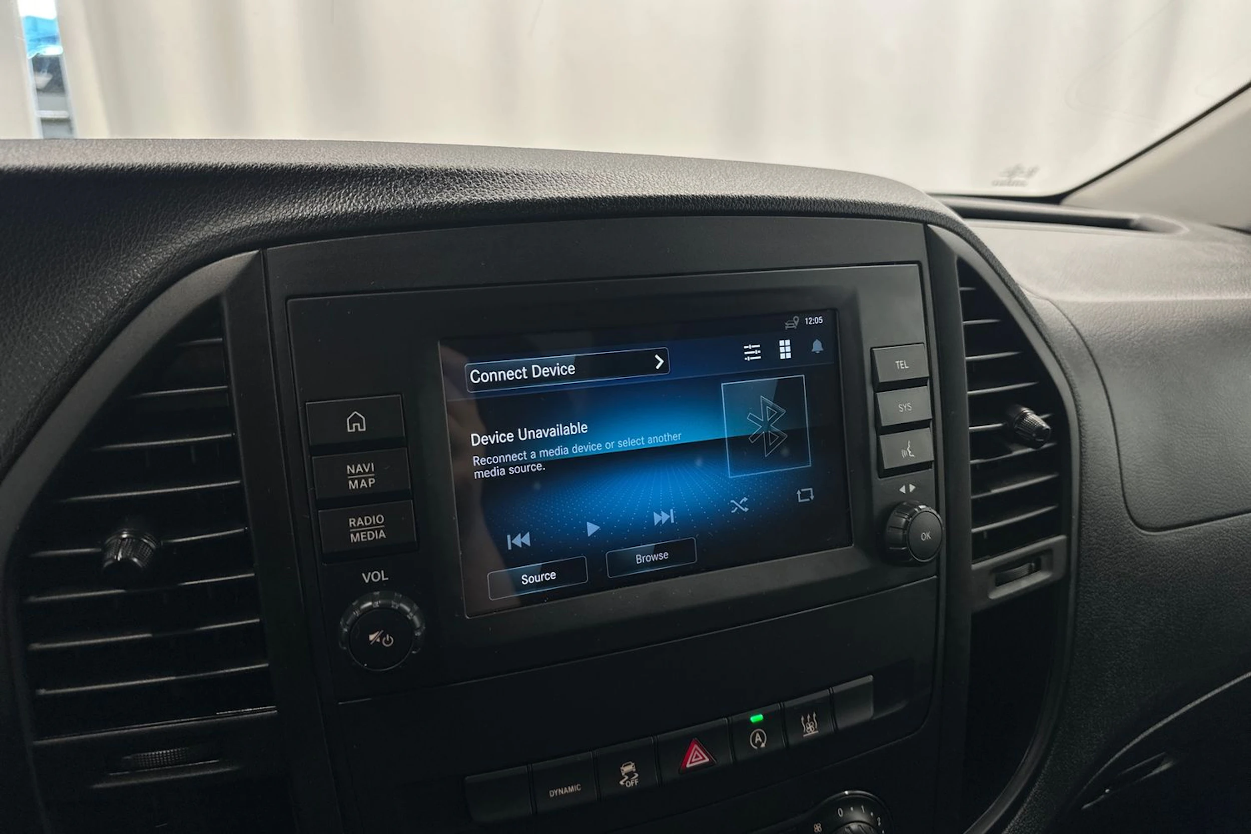 valkoinen Mercedes-Benz Vito 2023 kuva 18.