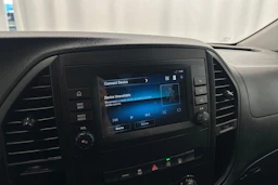 valkoinen Mercedes-Benz Vito 2023 kuva 18.