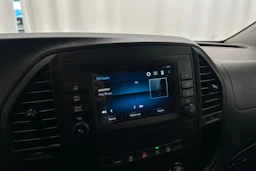 valkoinen Mercedes-Benz Vito 2023 kuva 20.