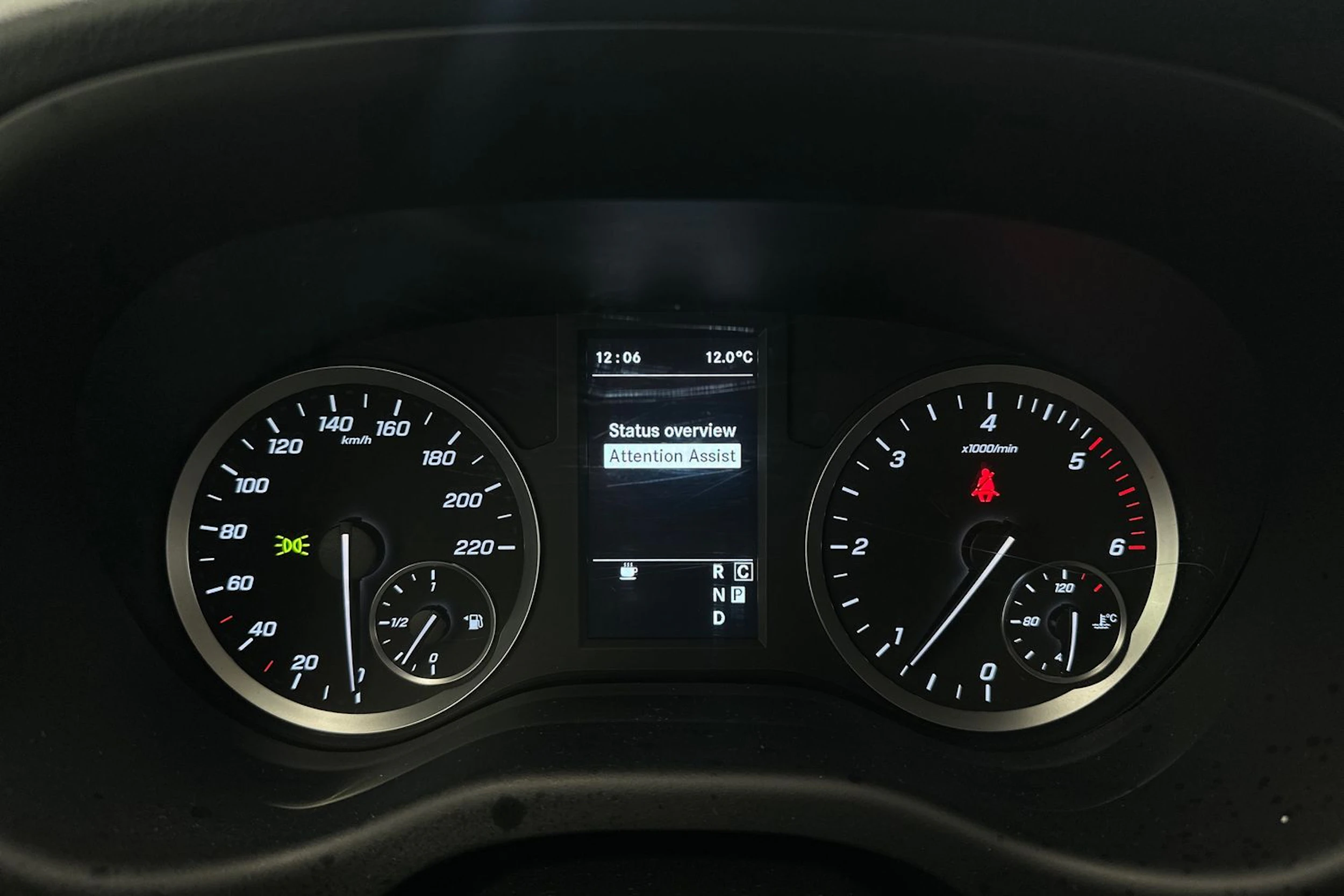 valkoinen Mercedes-Benz Vito 2023 kuva 22.