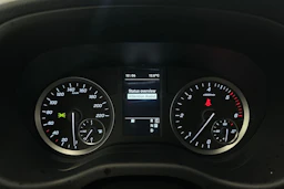 valkoinen Mercedes-Benz Vito 2023 kuva 22.