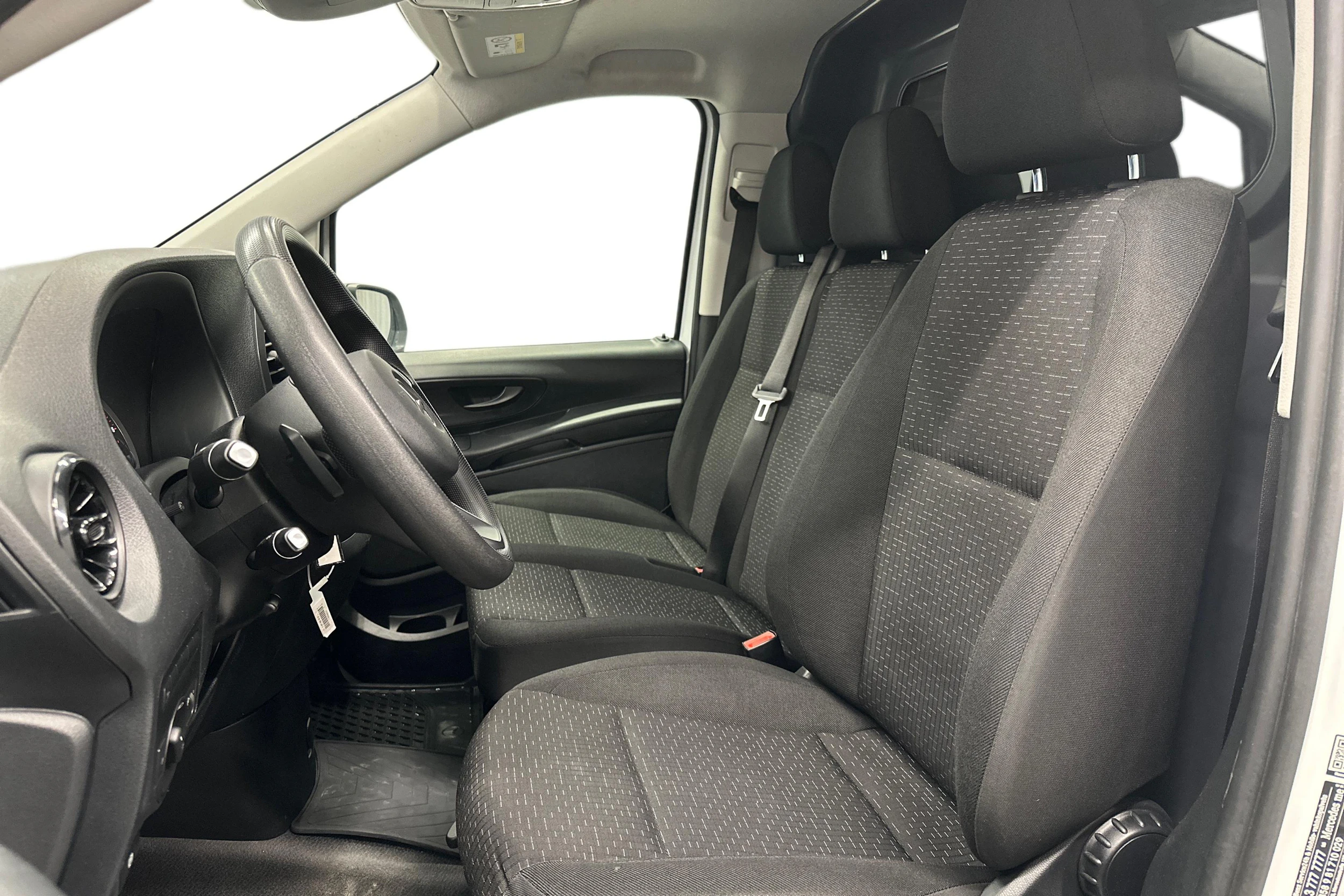 valkoinen Mercedes-Benz Vito 2023 kuva 8.