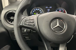 valkoinen Mercedes-Benz Vito 2023 kuva 11.