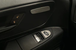 valkoinen Mercedes-Benz Vito 2023 kuva 15.