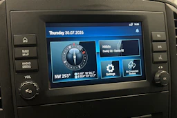 valkoinen Mercedes-Benz Vito 2023 kuva 16.