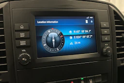 valkoinen Mercedes-Benz Vito 2023 kuva 17.