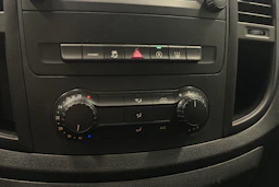 valkoinen Mercedes-Benz Vito 2023 kuva 24.